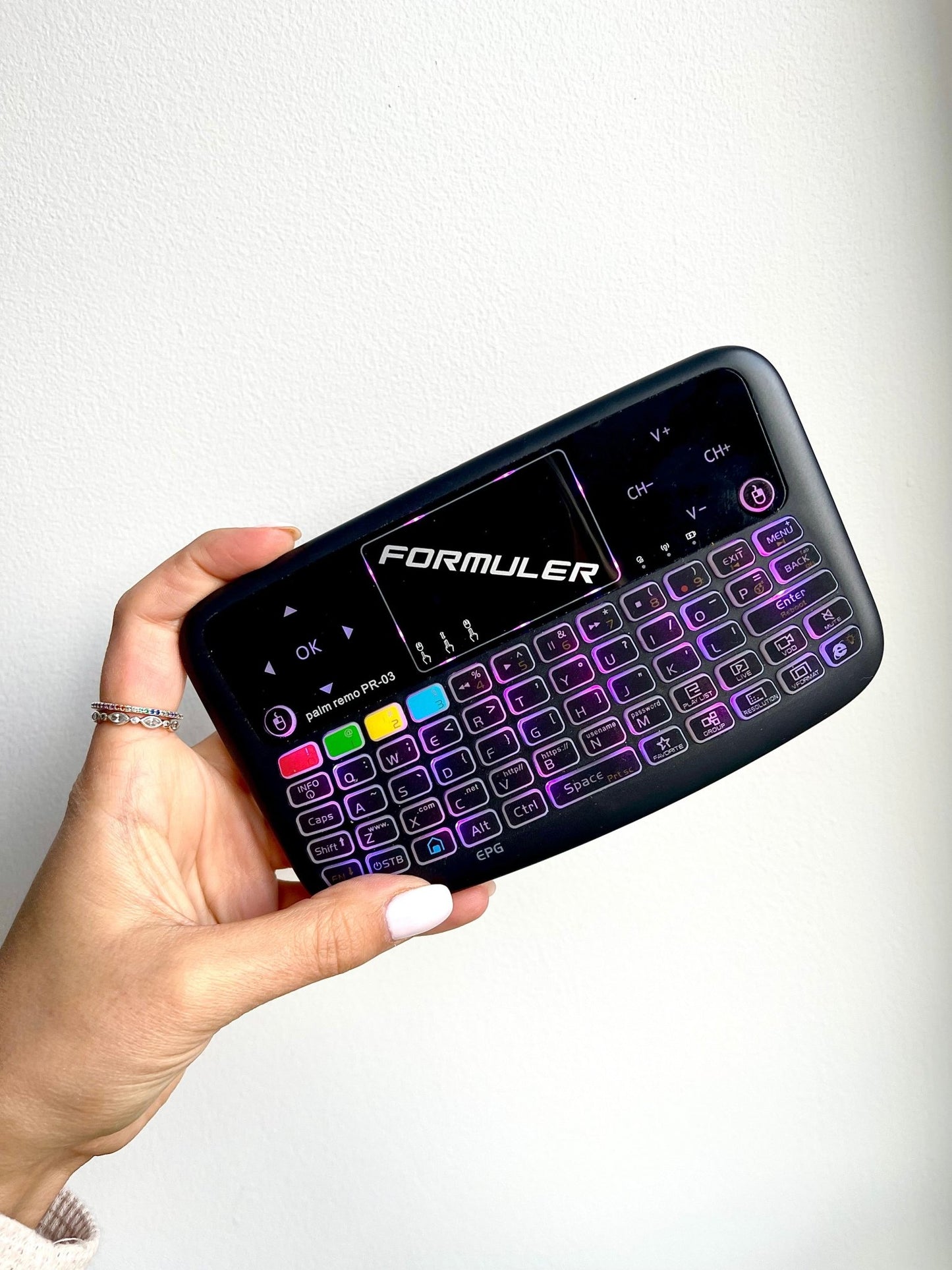 Formuler Backlit Keyboard/Remote - Formuler Guys