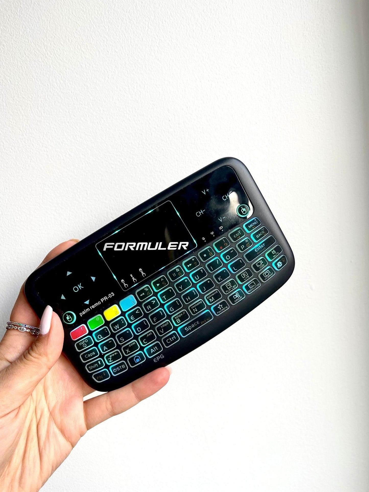 Formuler Backlit Keyboard/Remote - Formuler Guys